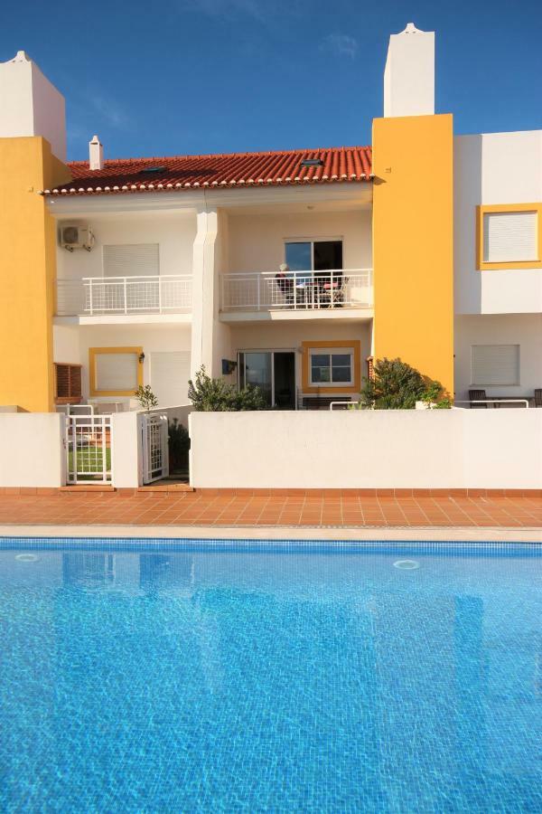 Surf House Baleal Bed & Breakfast Dış mekan fotoğraf